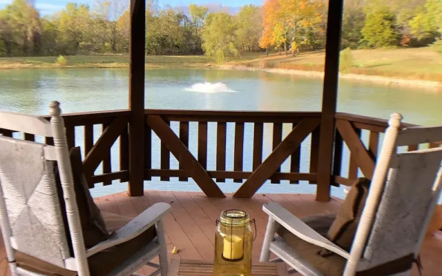Walnut Waters Bed & Breakfast