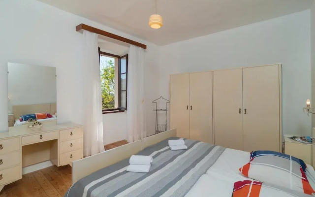 Amazing Home in Bobovisca With 3 Bedrooms, Wifi and Outdoor Swimming Pool