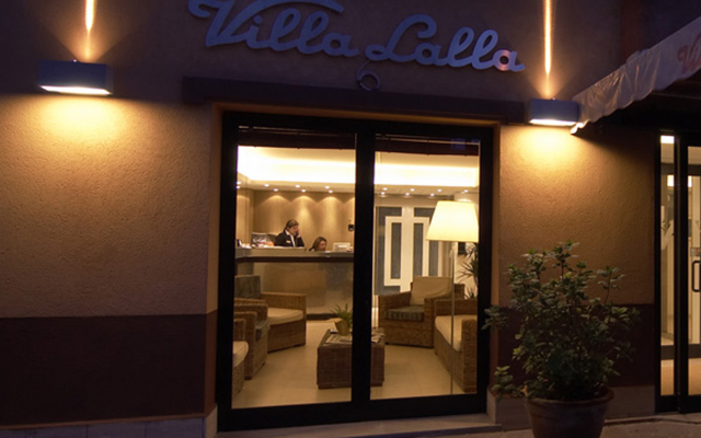 Hotel Villa Lalla Римини вид на фасад