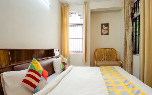 OYO 13726 Home Cozy 2BHK Hathi Paon Road