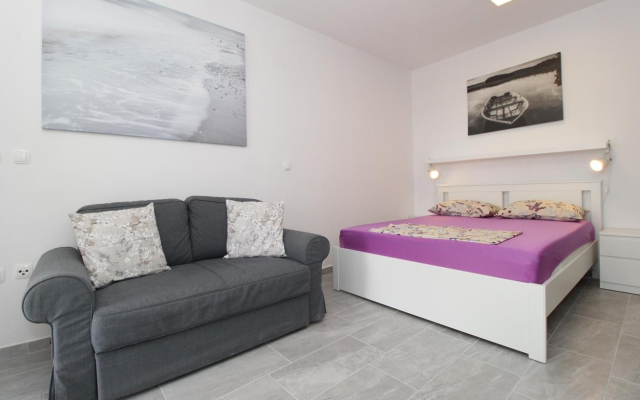 Studio apartment UGA - perfect location: SA6 Grgur Mandre, Island Pag
