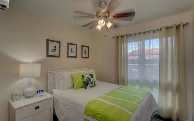 Hilo Hale Kaumana 3 Bedroom Home by RedAwning