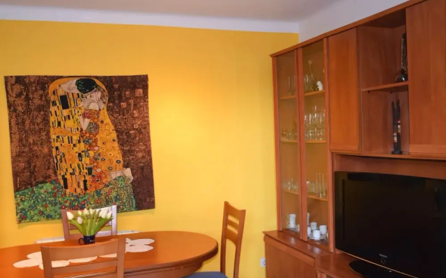 Apartament escoles atic