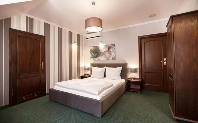 Hotel Fox