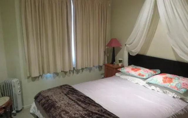 Airport Stableford Bed  Breakfast