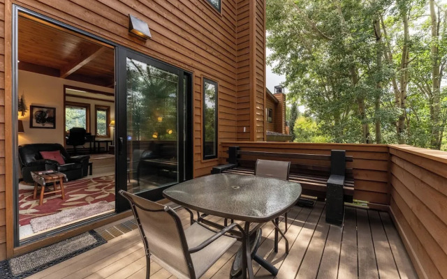Tennis Townhomes #1340: 2