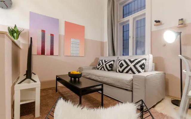 Mallow Tee Apartment