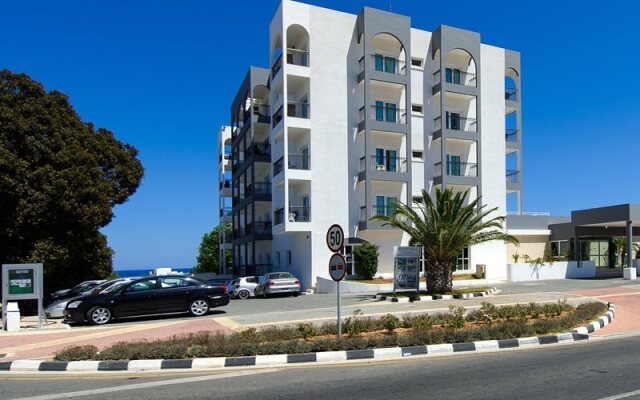 Отель Paramount Aparthotel Кипр, Протарас - отзывы, цены и фото номеров - забронировать отель Paramount Aparthotel онлайн вид на фасад