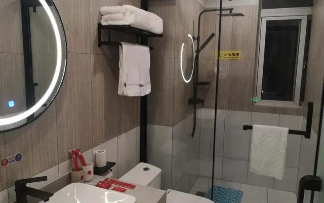 Thank Inn Hotel Henan Luohe Yancheng District Zhonglou Square