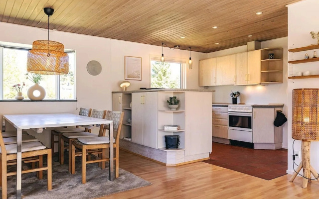 6 Person Holiday Home in Vaeggerlose