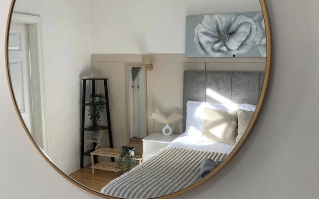Modern Townhouse-free Parking-game Room-w-ifi