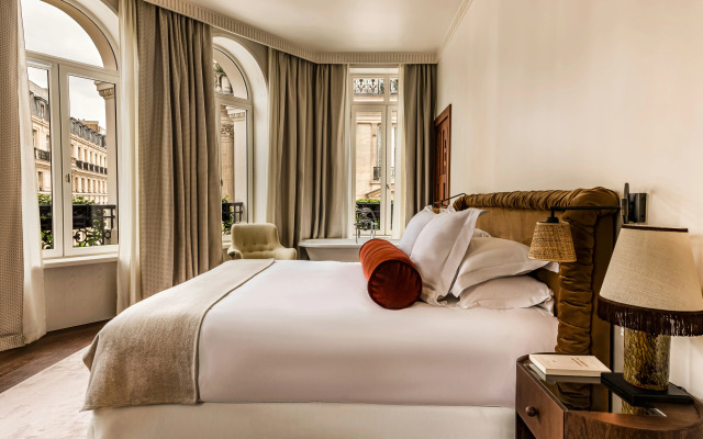 Chateau des Fleurs Paris Champs Elysees