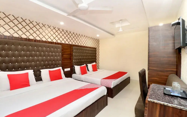 OYO 22579 Azaad Lifestyle