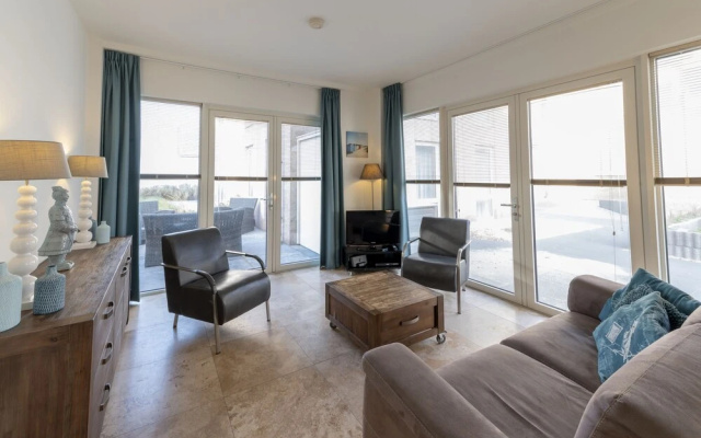 Cozy 3 Person Apartment With sea Views Flat Fish
