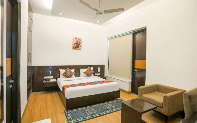 FabHotel Rivlet Residency