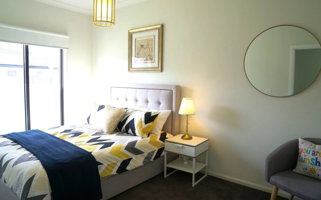 Luxury 9 BRM House in Melbourne