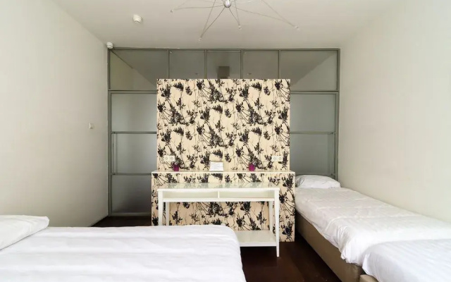 Marnix Apartments