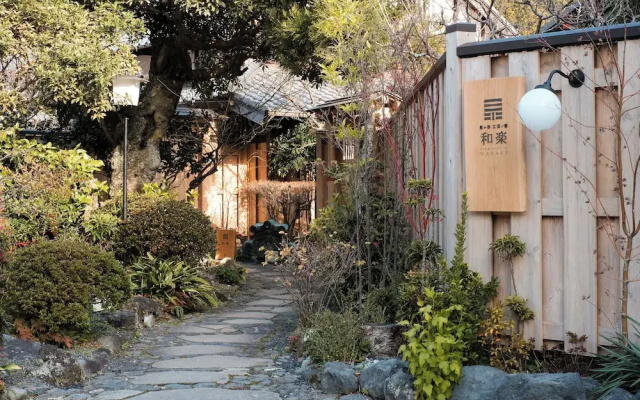 Izumigaya Craft Inn WARAKU