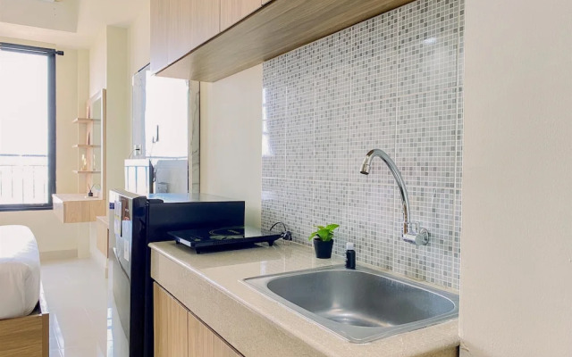 Comfy and Minimalist Studio Apartment at Evenciio Margonda