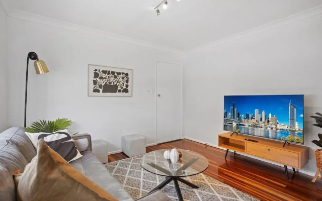 Windsor Cosy 2-bedroom Unit in Quiet Neighborhood