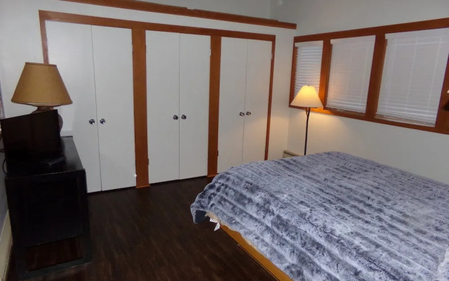 Tennis Townhome 2 Bed 2.5 Bath