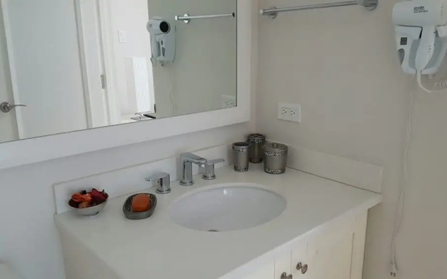 Fern Court Apartment With Oceanic View III