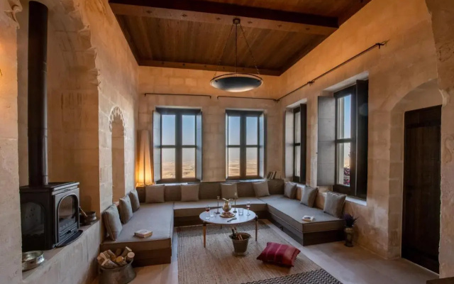 Mirsoum Hotel