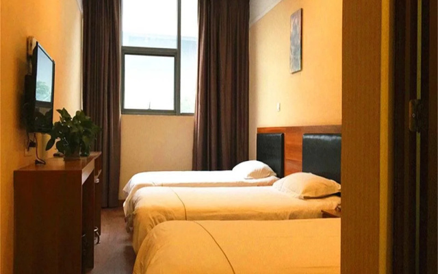 Juyuan Business Hotel