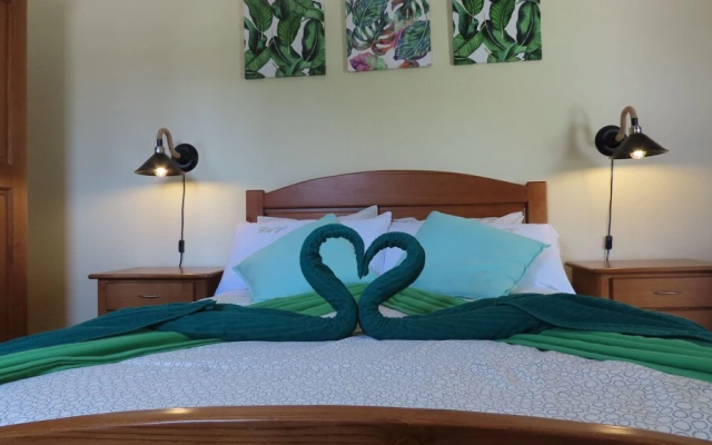 Lovely 3-bed House in Queimada Ideal for Families