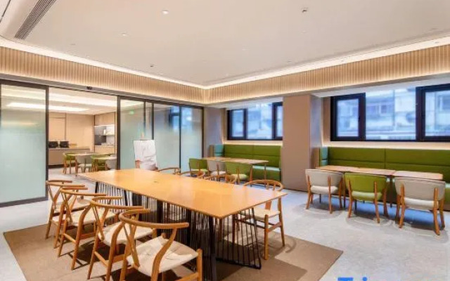 JI Hotel (Nanjing Longjiang Xin Chengshi Guangchang)