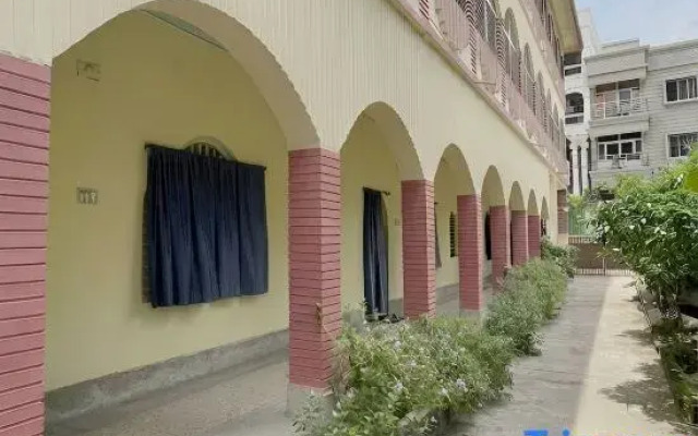 Jolly Homes - 400 Mtrs from ISKCON