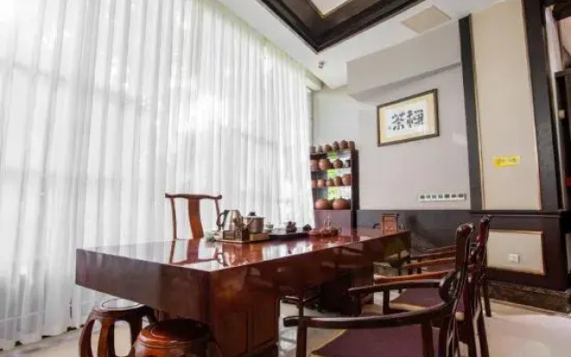 Jin E Hotel
