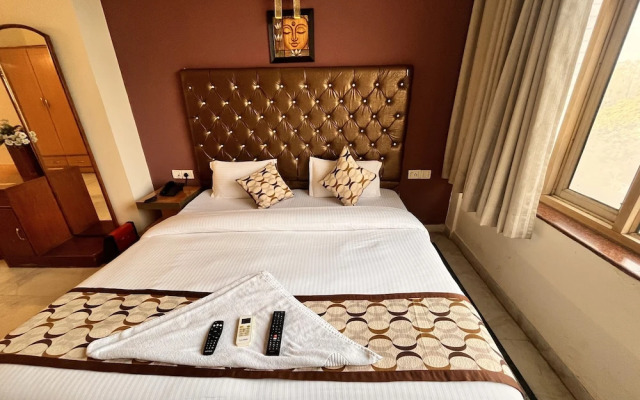 Gracious Inn Hotel by OYO Rooms
