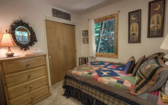 Hudsons Hideaway by Lake Tahoe Accommodations