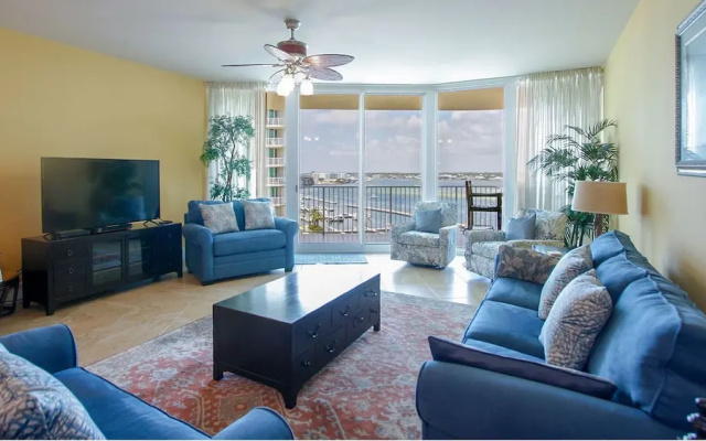 Two Bedroom Waterfront Condo - Unit Crc0601