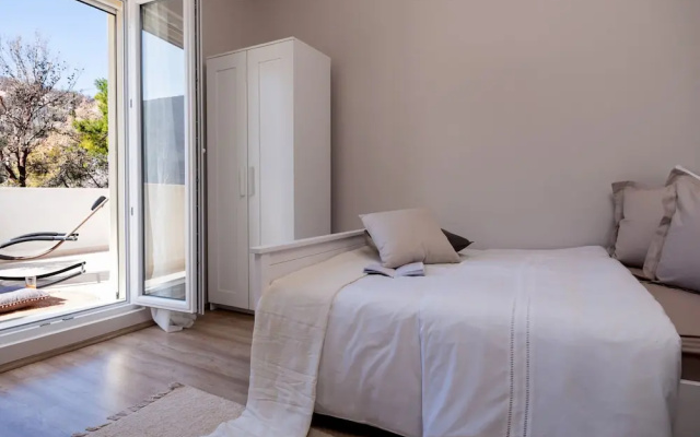 Luxury Villa Lelu With Heated Saltwater Pool, Parking, High Speed Internet, Bbq, el. car Charge T2