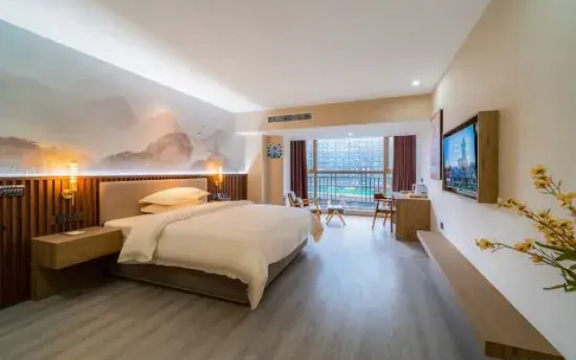 Guiyang Luming Buyi Hotel (Huaguoyuan Twin Towers)