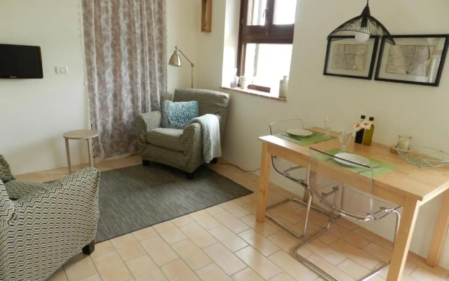 Rosa nel Pozzo Apartments and B&B