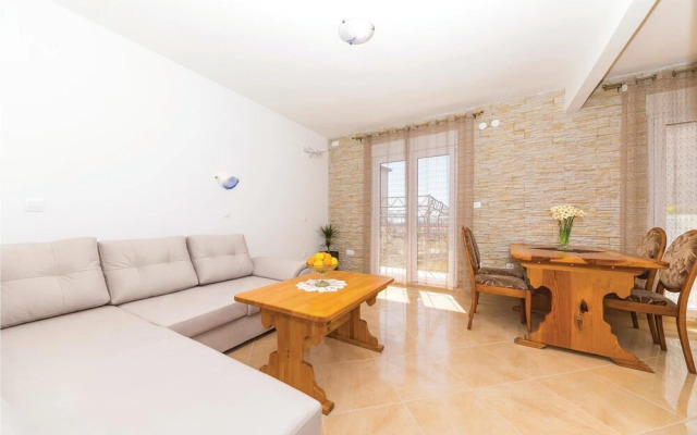 Awesome Apartment in Kastel Gomilica With 3 Bedrooms and Wifi