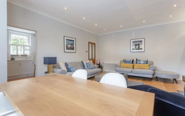 2 Bedroom Garden Flat in Brondesbury Park