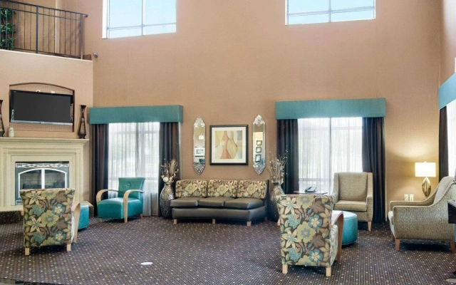 Comfort Suites Topeka Northwest