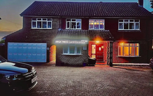 High Trees Gatwick Guest House