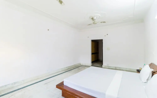 Sunshine by OYO Rooms