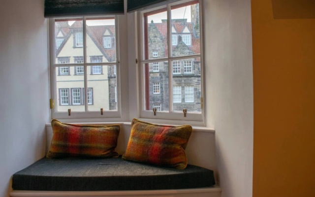 Authentic Homely 1 Bedroom Apartment on the Royal Mile