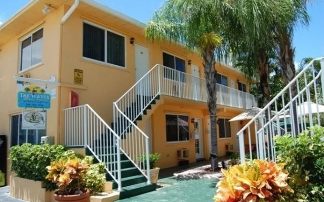 Waves Apartments & Resort
