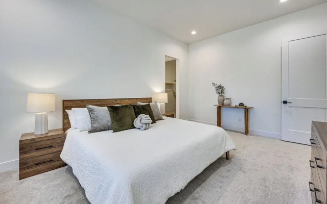 Flagstaff Group Getaway w/ Game Room & Deck