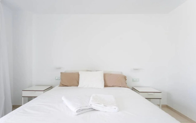 Palmar White