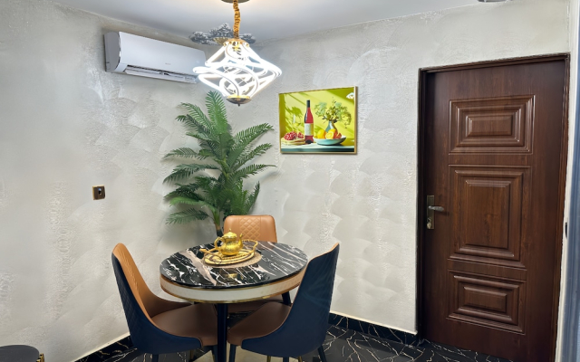 Tobby Royal Suites