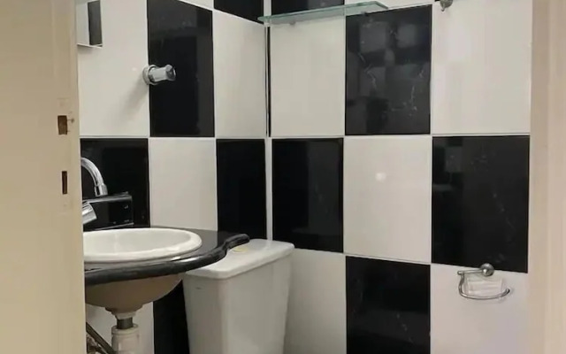 Apto na Enseada a 50 metros da praia