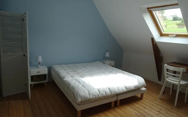 Villa With Direct Access to the Beach